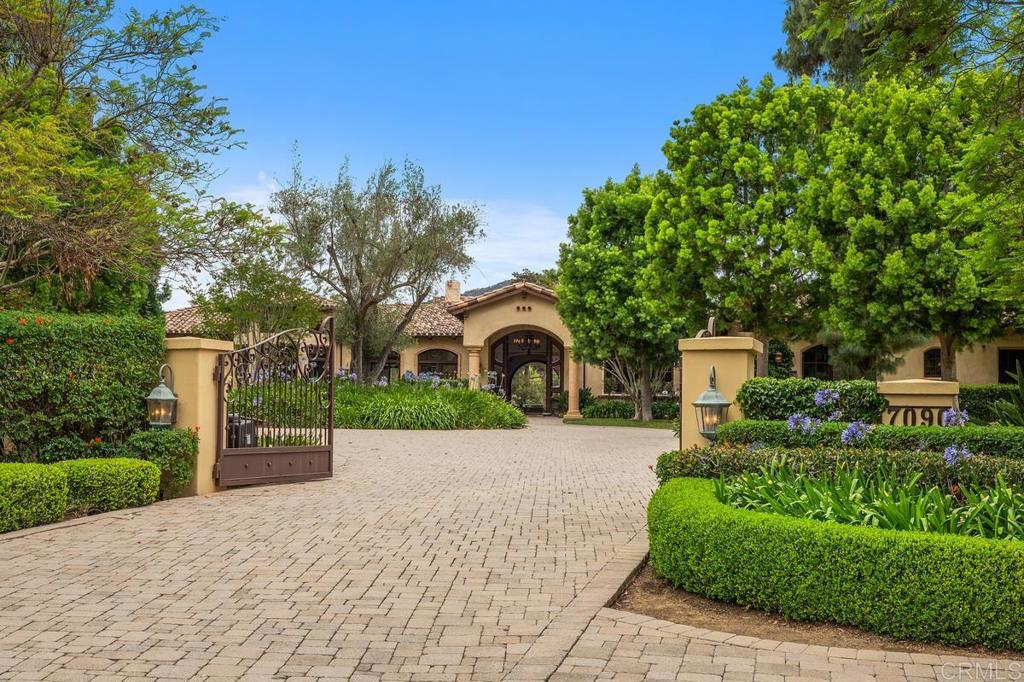 7090 Via Guadalupe Rancho Santa Fe, CA 92067 - Photo 1 of 59