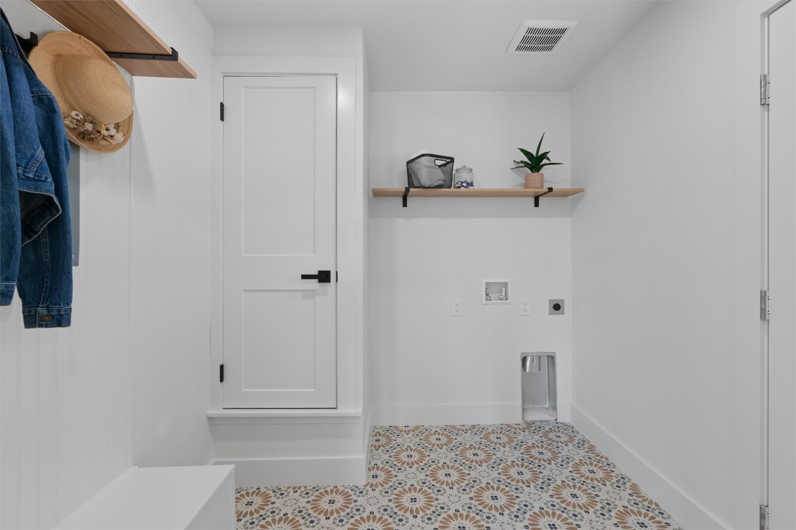 5604 Overbrook Drive Austin, TX 78723 - Photo 20 of 34 a view of an empty room