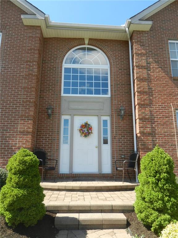 404 Blue Ridge Drive Coraopolis, PA 15108 - Photo 2 of 25 Gallery Image 2