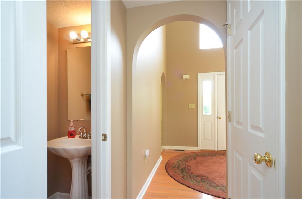 404 Blue Ridge Drive Coraopolis, PA 15108 - Photo 11 of 25 Gallery Image 11