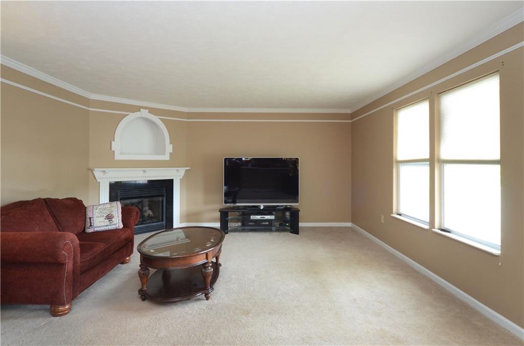 404 Blue Ridge Drive Coraopolis, PA 15108 - Photo 8 of 25 Gallery Image 8
