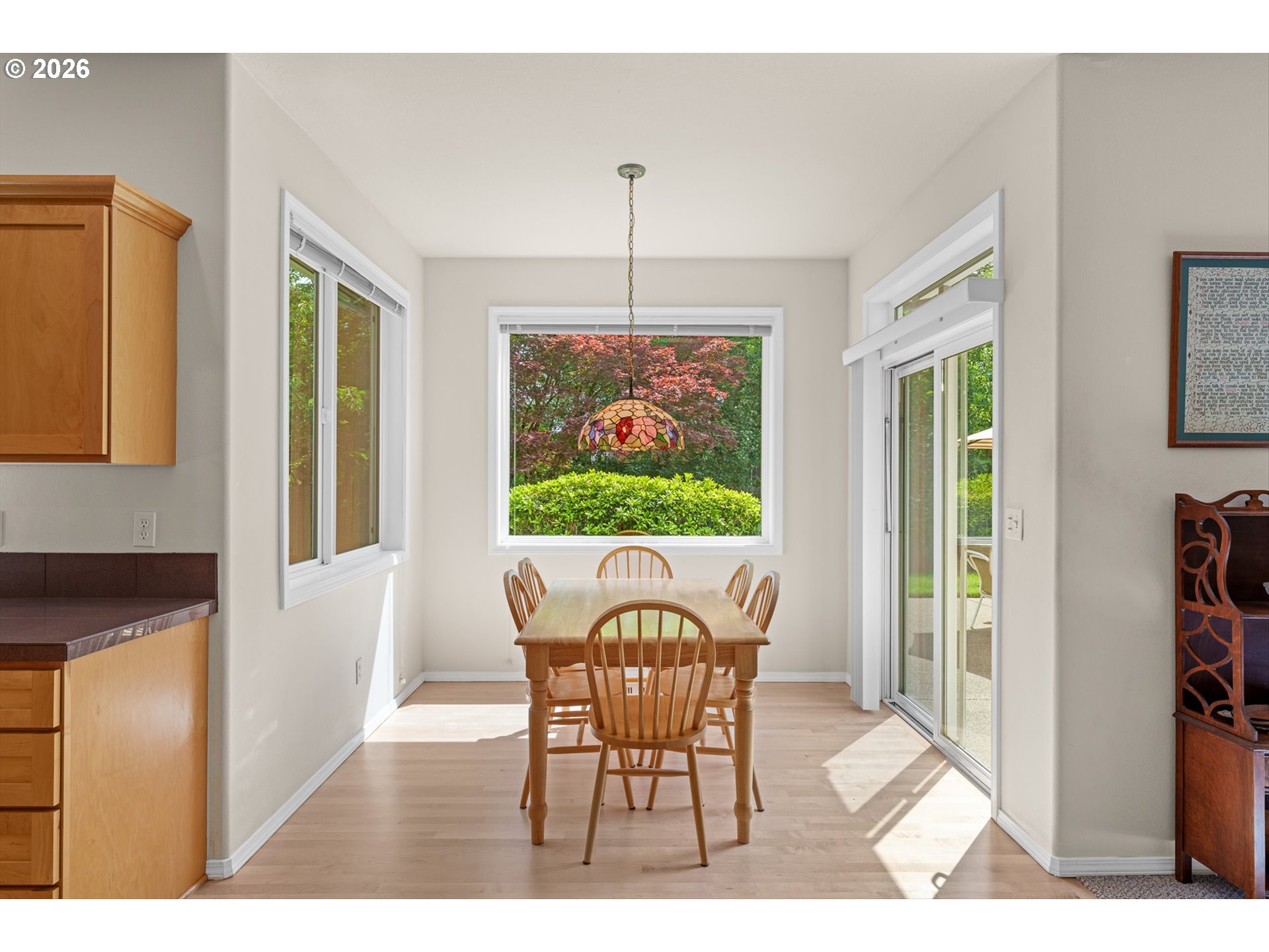 2325 Southwest Huber Court Portland, OR 97219 - Photo 12 of 39 Breakfast Area