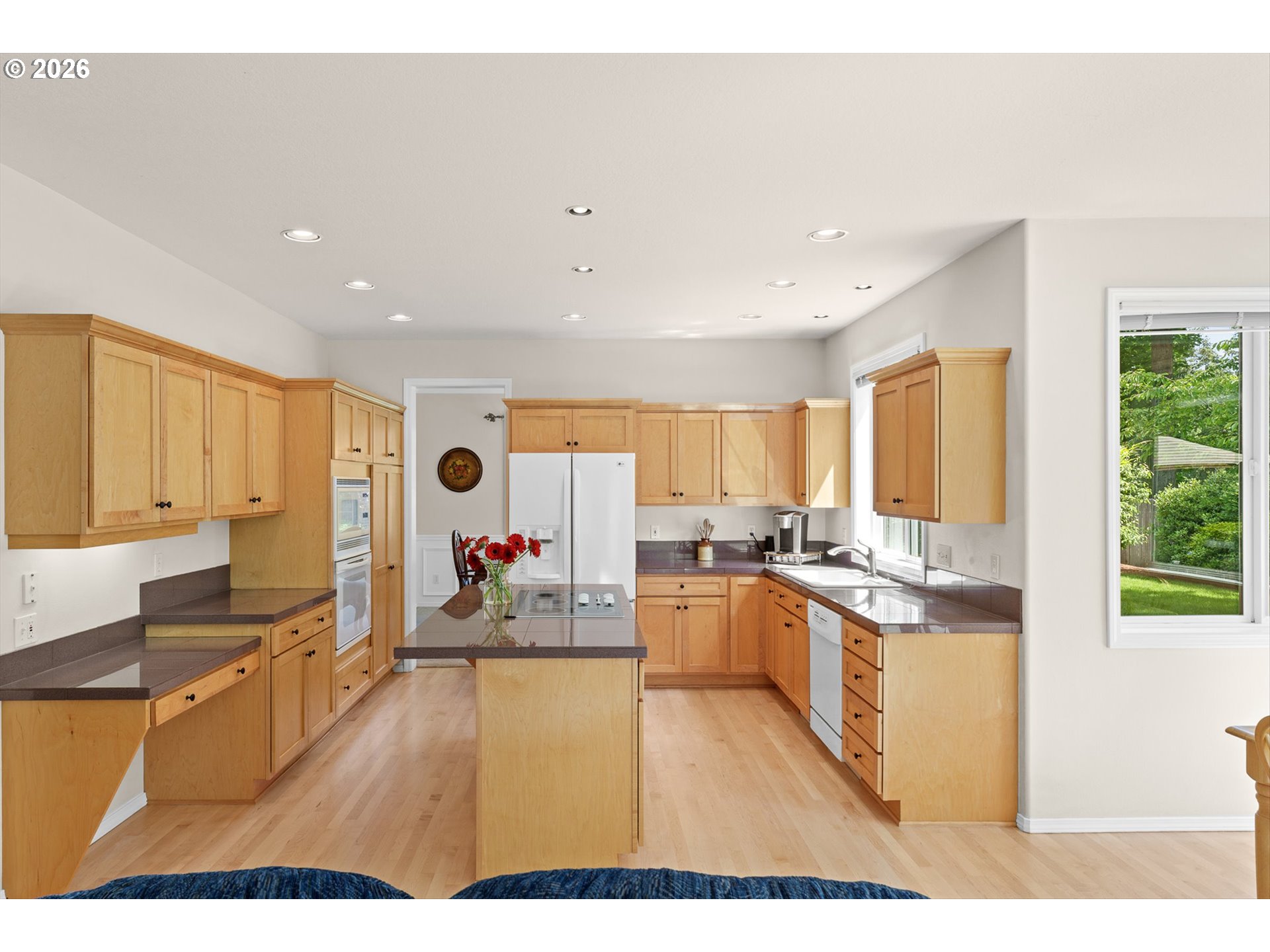 2325 Southwest Huber Court Portland, OR 97219 - Photo 17 of 39 Kitchen