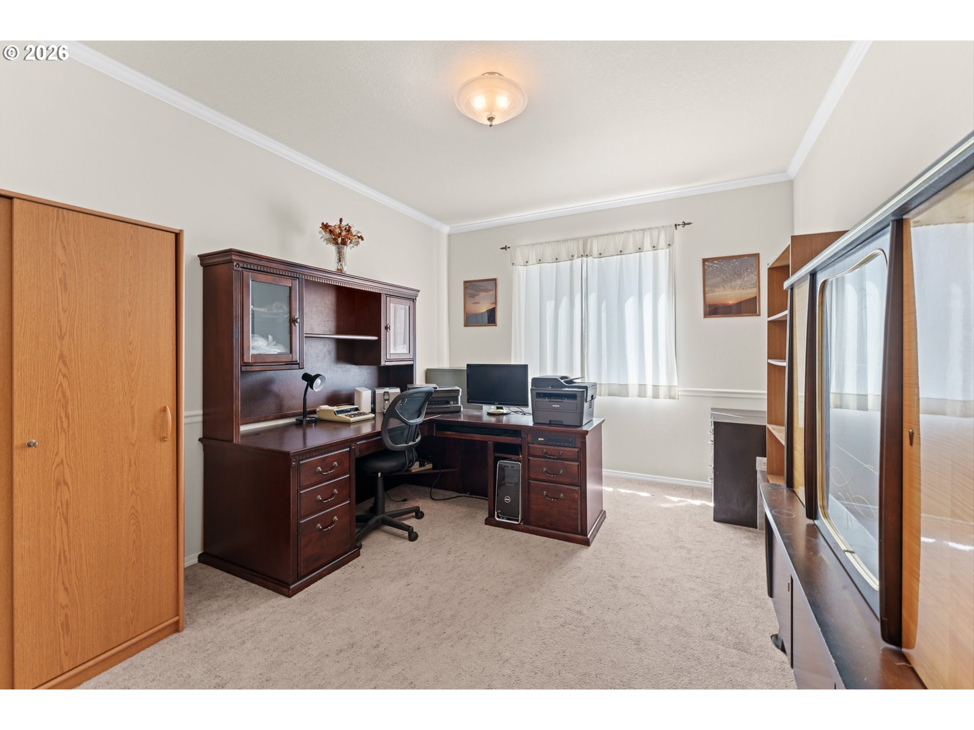 2325 Southwest Huber Court Portland, OR 97219 - Photo 23 of 39 Den/Office
