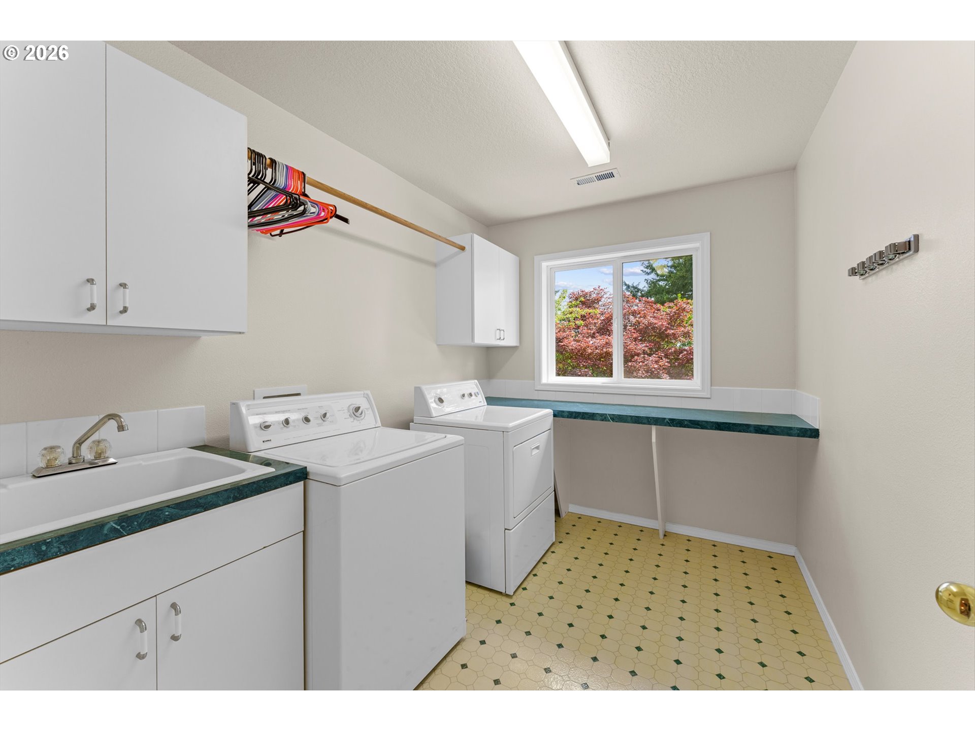 2325 Southwest Huber Court Portland, OR 97219 - Photo 35 of 39 Utility Room