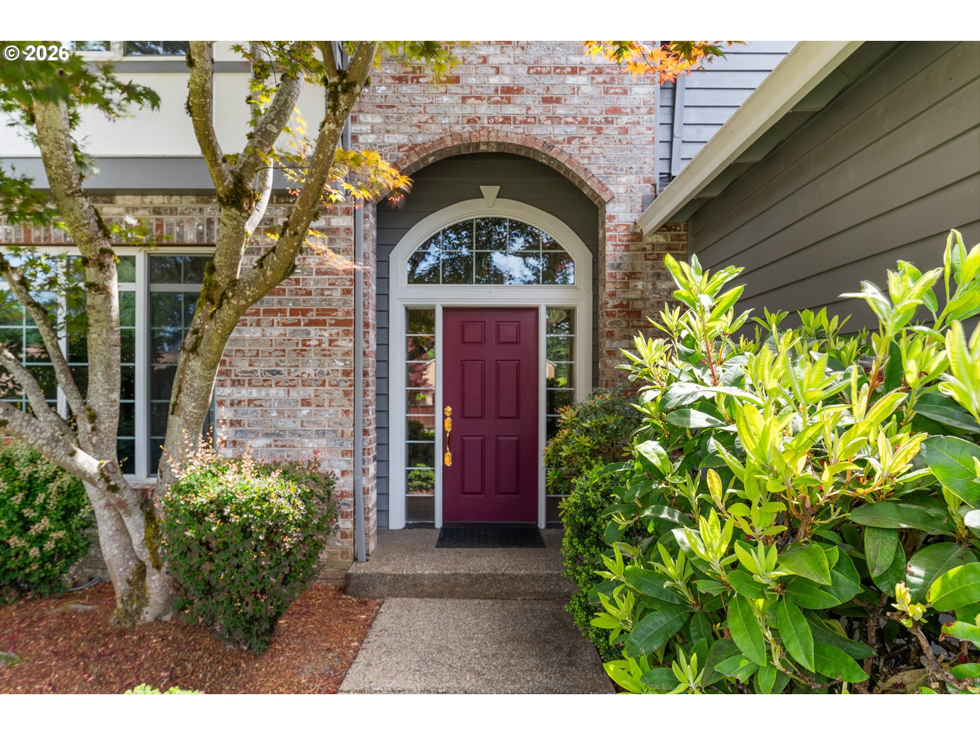 2325 Southwest Huber Court Portland, OR 97219 - Photo 5 of 39 Exterior