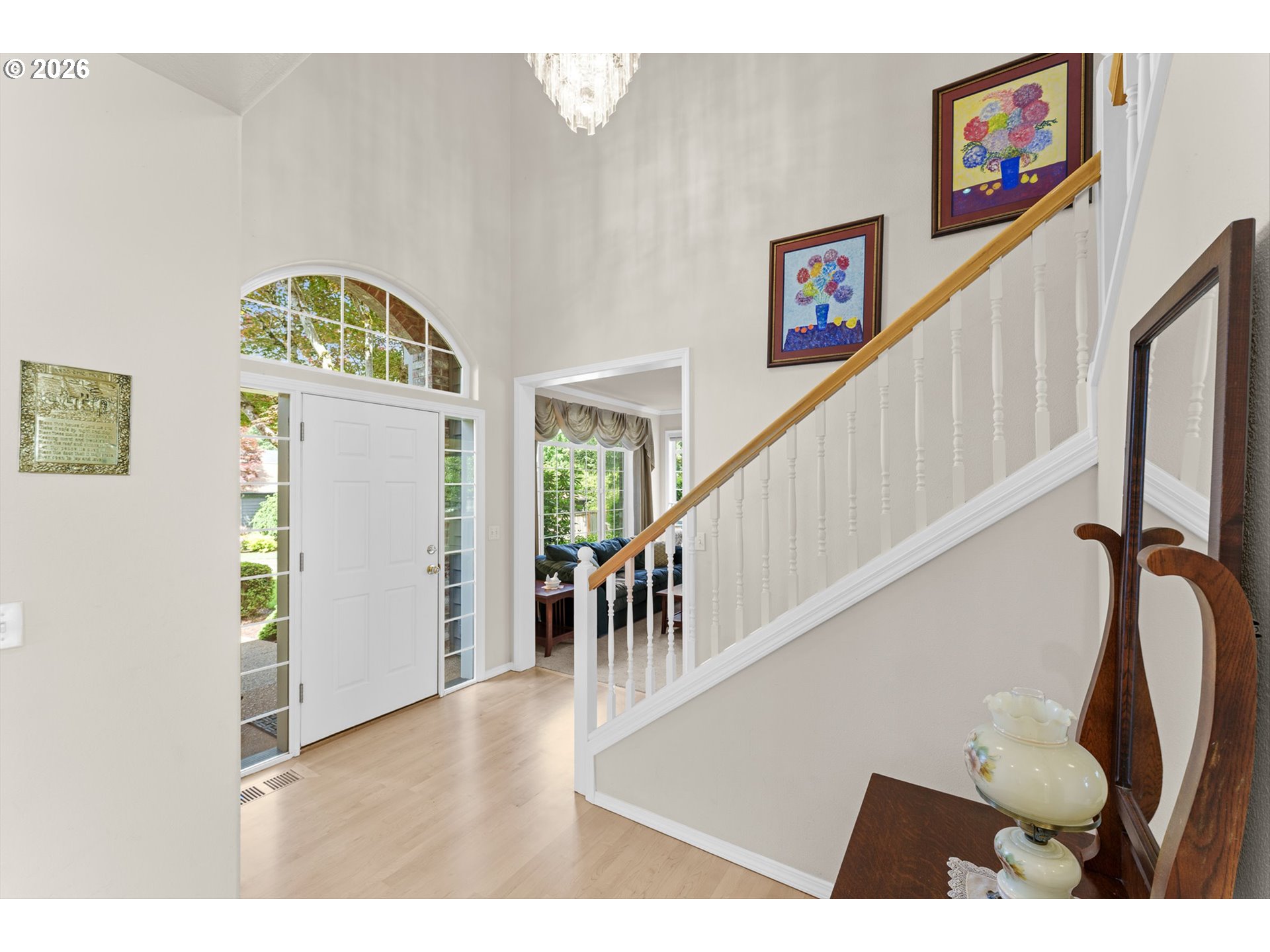 2325 Southwest Huber Court Portland, OR 97219 - Photo 7 of 39 Entrance/Foyer