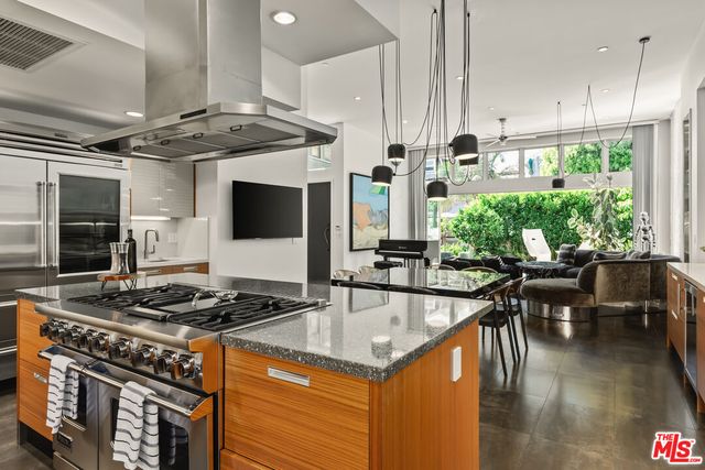 $4,995,000 | 24 Clubhouse Avenue, Venice, CA 90291