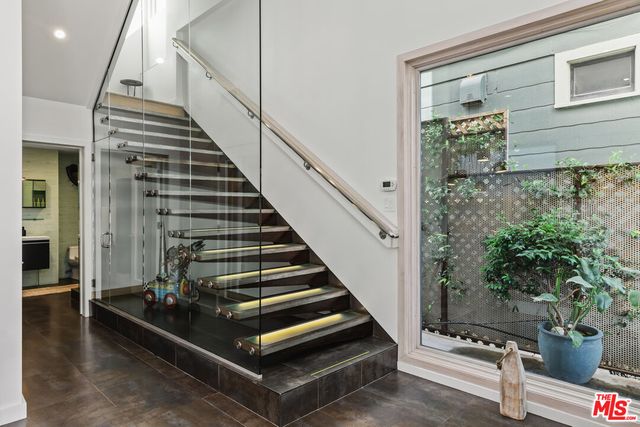 $4,995,000 | 24 Clubhouse Avenue, Venice, CA 90291