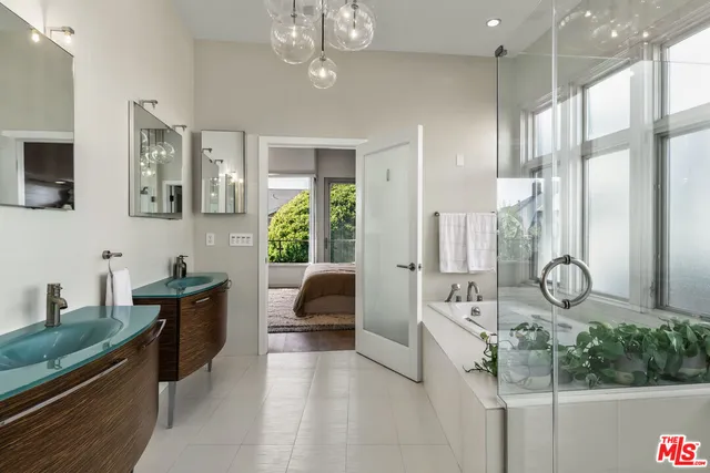 $4,995,000 | 24 Clubhouse Avenue, Venice, CA 90291