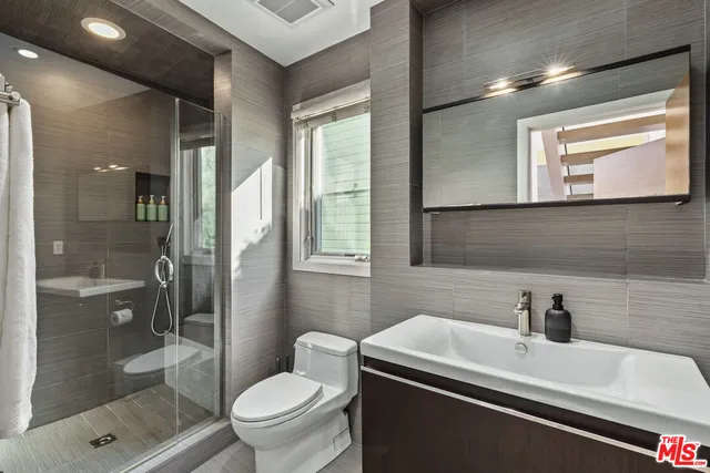 $4,995,000 | 24 Clubhouse Avenue, Venice, CA 90291