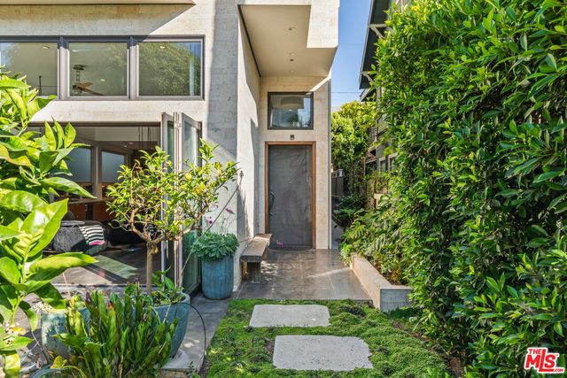 $4,995,000 | 24 Clubhouse Avenue, Venice, CA 90291