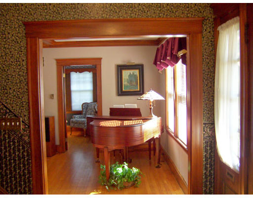 71 Edgemere Road Quincy, MA 02169 - Photo 4 of 30 Gallery Image 4