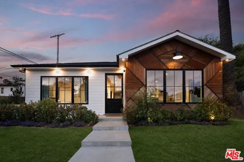 $4,995,000 | 3606 Ocean View Avenue, Los Angeles, CA 90066