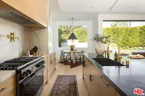 $4,995,000 | 3606 Ocean View Avenue, Los Angeles, CA 90066