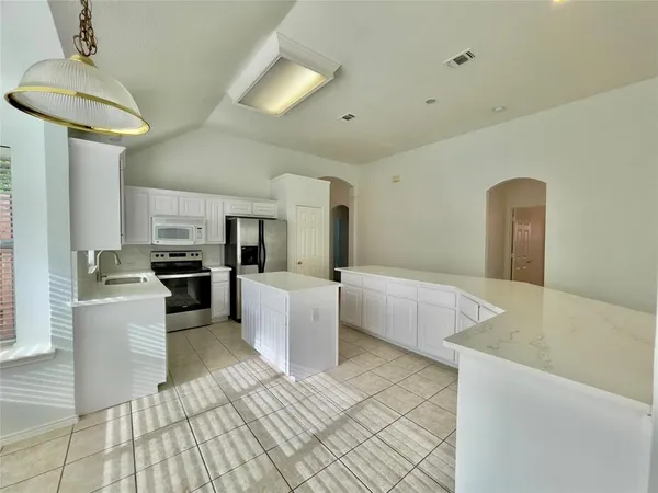 $2,795 | 11002 Tree Shadow Lane, Frisco, TX 75035