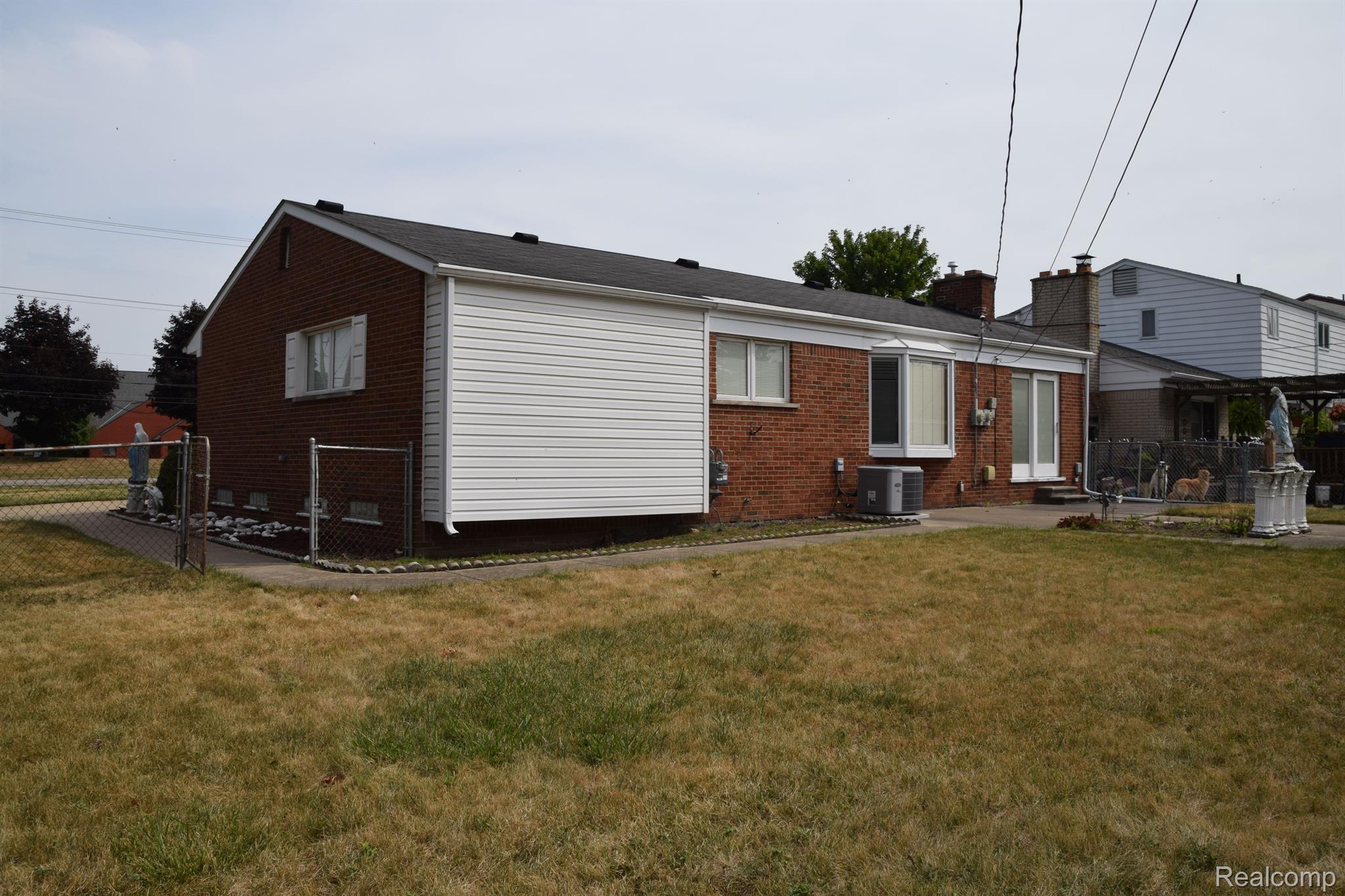 2581 King Road Trenton, MI 48183 - Photo 3 of 21 Gallery Image 3