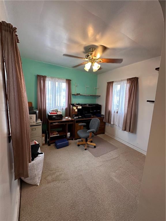 67 Rosamond Street McKees Rocks, PA 15136 - Photo 16 of 28 Captive room.