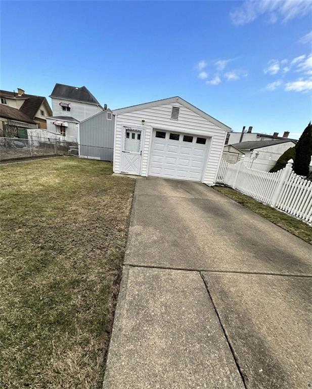 67 Rosamond Street McKees Rocks, PA 15136 - Photo 25 of 28 Long driveway!