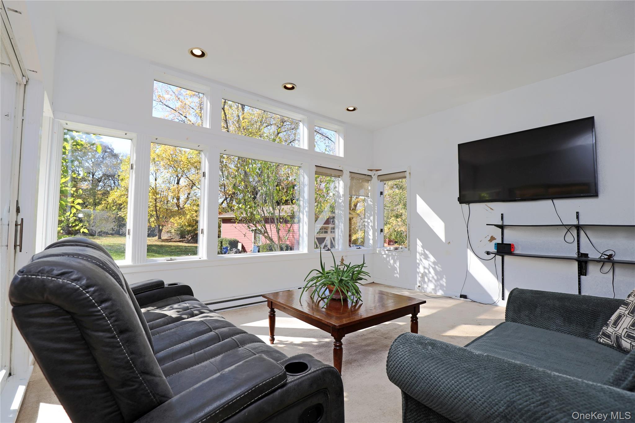 92 Hughson Road Carmel, NY 10512 - Photo 13 of 42 Living room