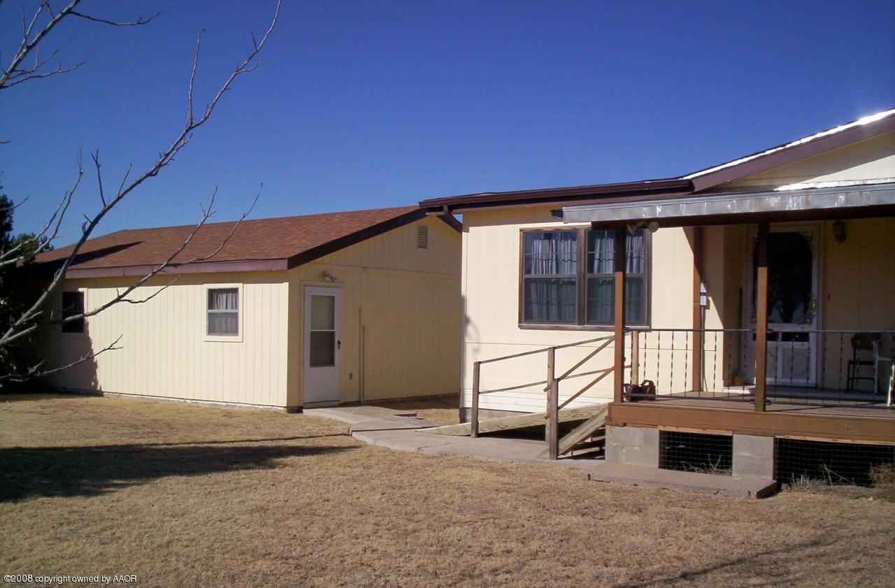 9218 West Cemetery Road Canyon, TX 79015 - Photo 3 of 9 House and Garge arrangement