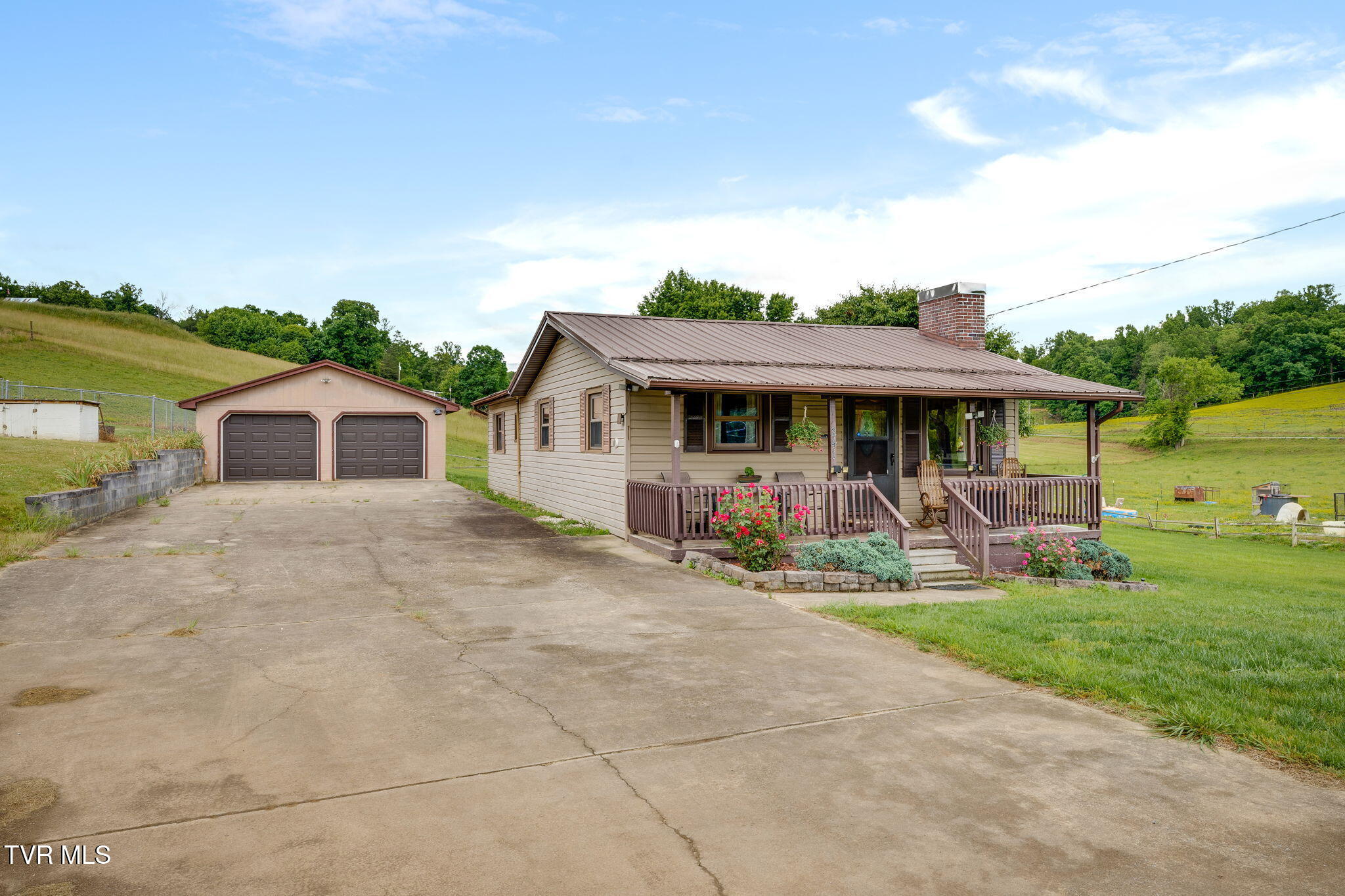 241 Donald Broyles Road Chuckey, TN 37641 - Photo 2 of 31 002