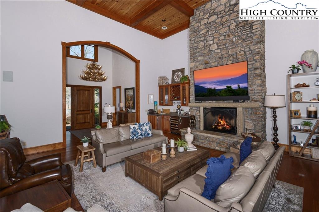 635 Raven Ridge Road Banner Elk, NC 28604 - Photo 9 of 38 Gallery Image 9