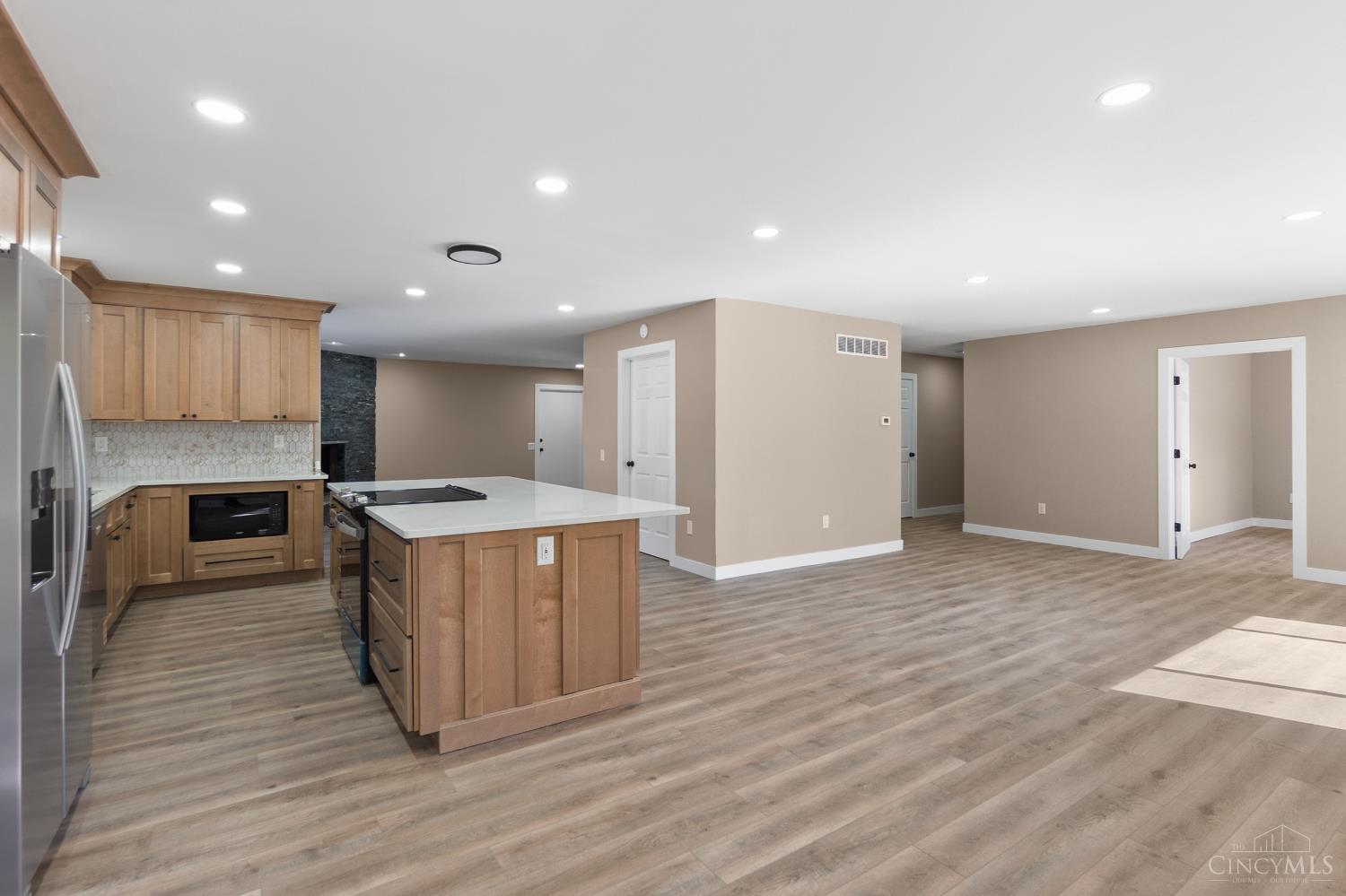 10085 Pottinger Road Cincinnati, OH 45251 - Photo 6 of 37 Gallery Image 6