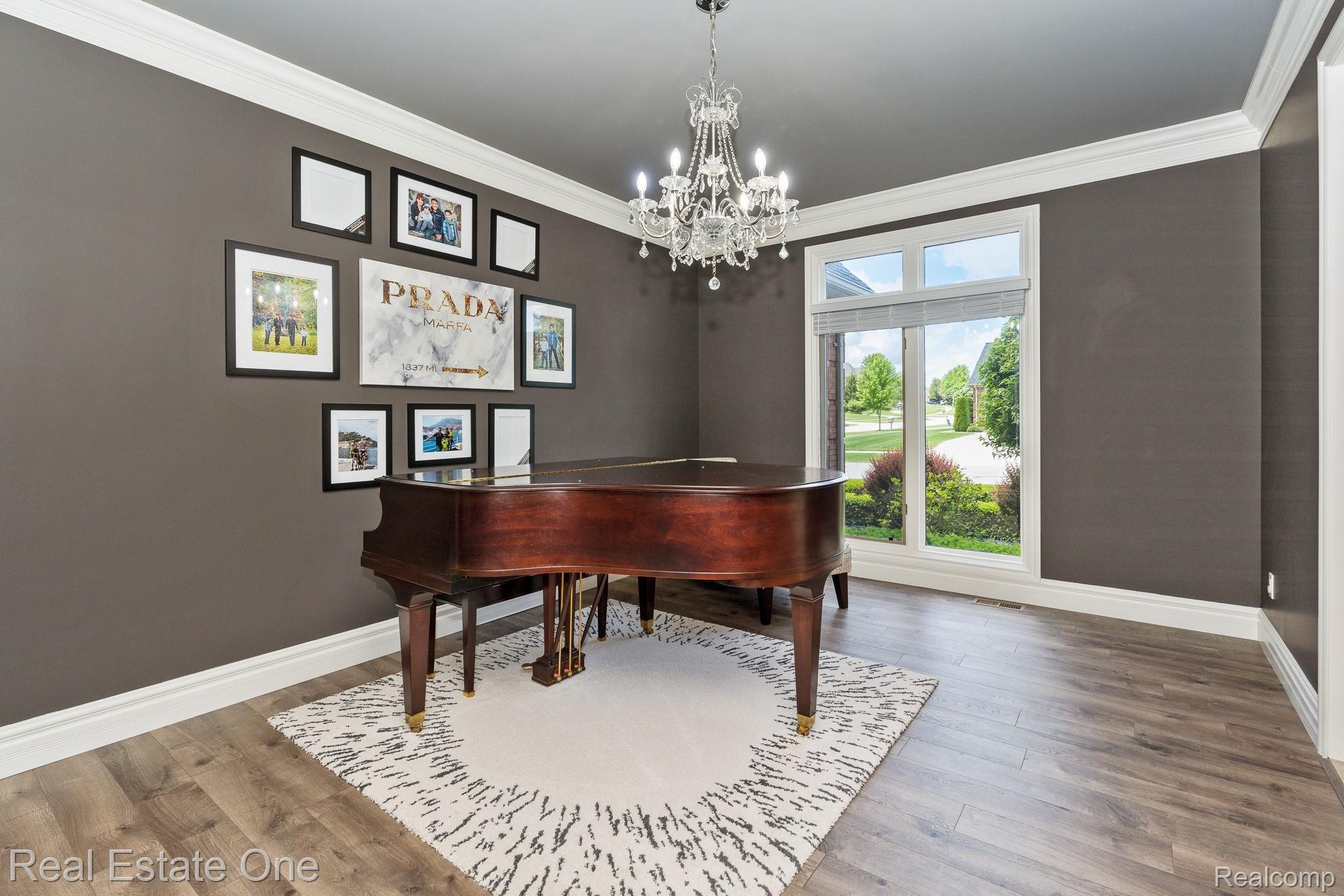 679 Quarry Drive Rochester, MI 48306 - Photo 19 of 54 679 Quarry MLS-W058.jpg