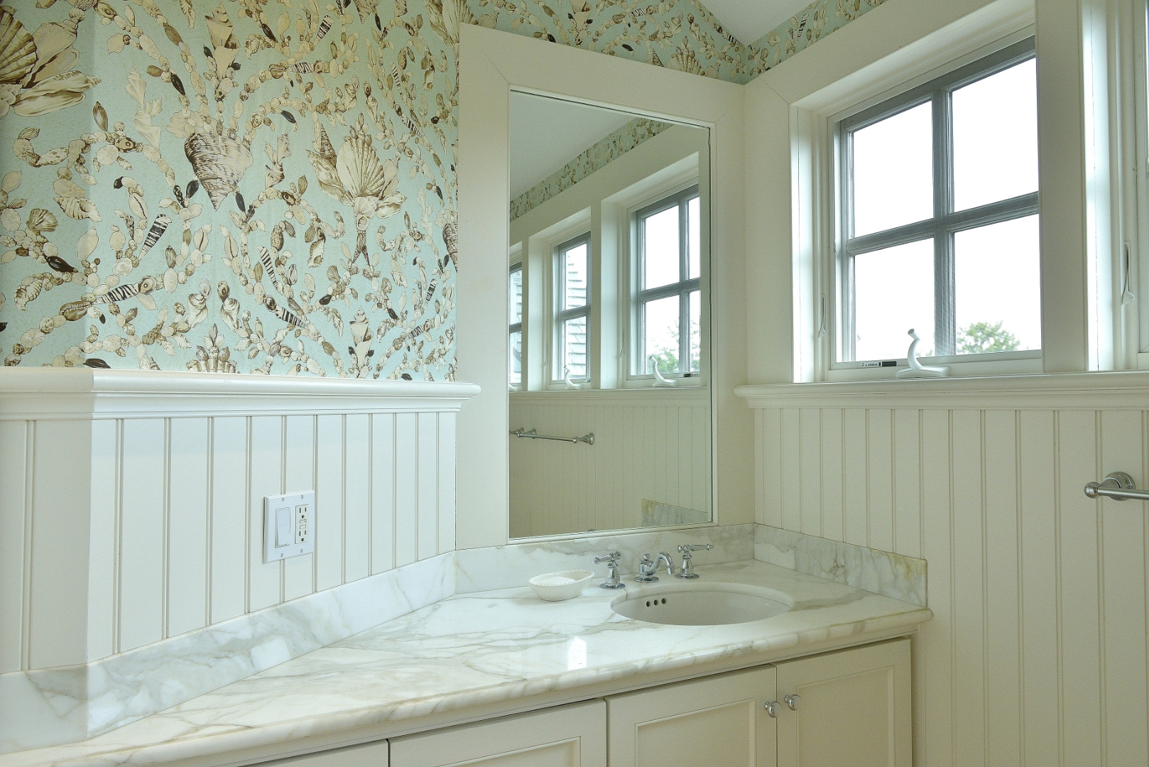 17 Wannacomet Road Nantucket, MA 02554 - Photo 31 of 36 Second Floor full Hall Bath with Shower
