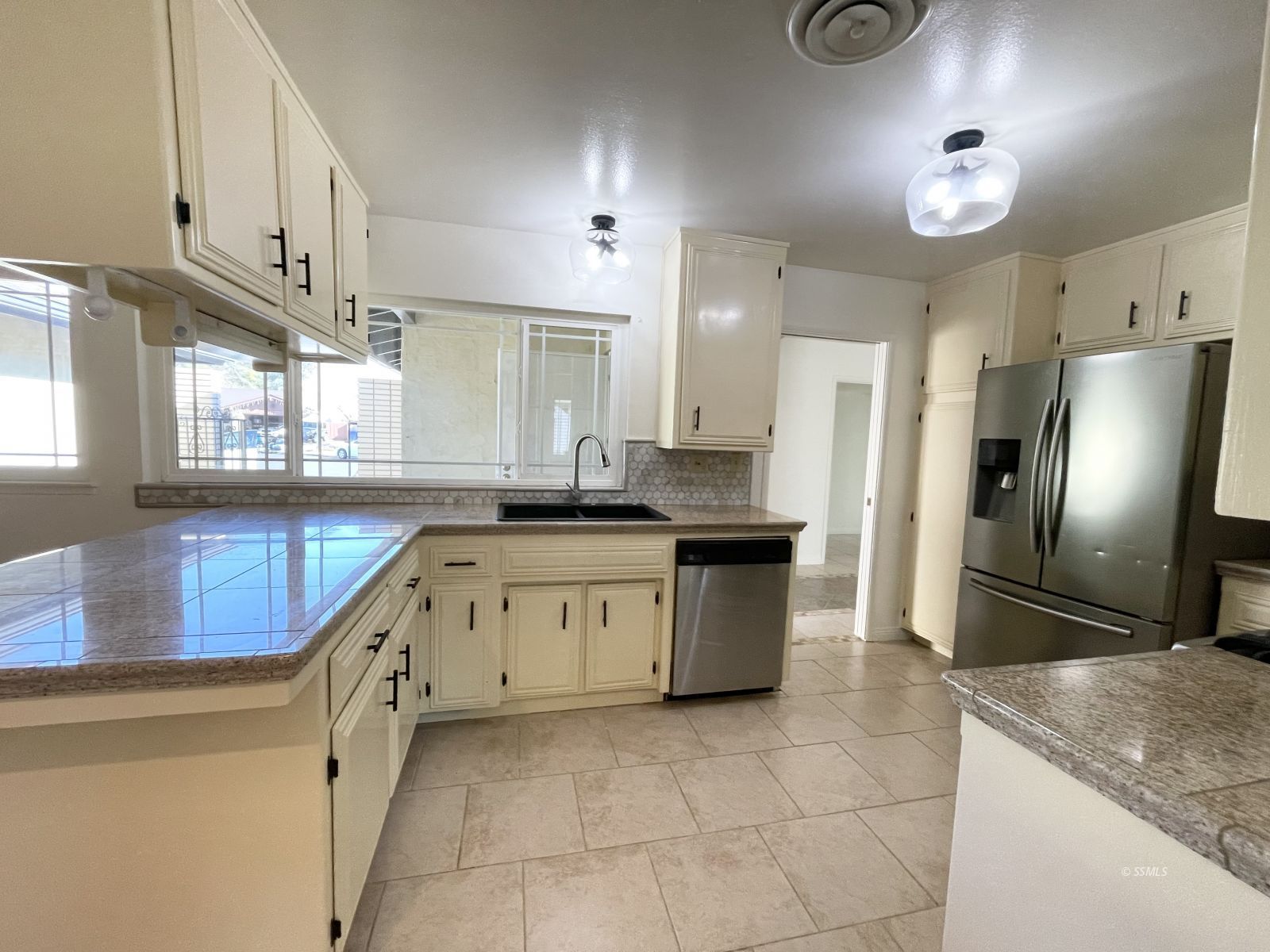 725 Fendrick Circle Ridgecrest, CA 93555 - Photo 8 of 27