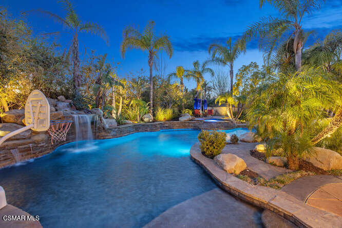 11076 Vare Court Moorpark, CA 93021 - Photo 11 of 95 11076 Vare Ct Moorpark CA-small-072-019-