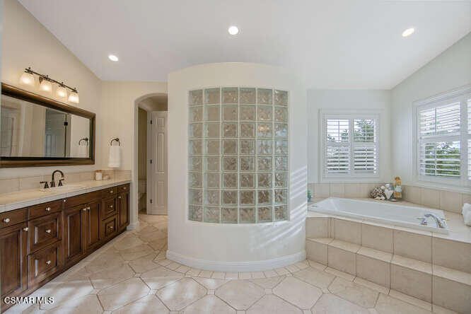 11076 Vare Court Moorpark, CA 93021 - Photo 43 of 95 11076 Vare Ct Moorpark CA-small-054-065-