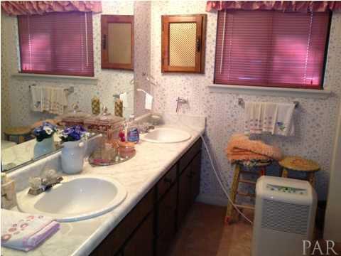 5410 Pine Barron Road Milton, FL 32570 - Photo 16 of 24 Gallery Image 16