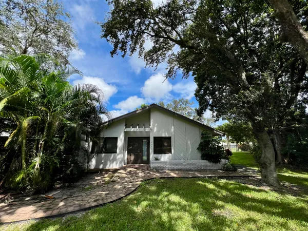 $410,000 | 4075 Palm Forest Drive North, Delray Beach, FL 33445