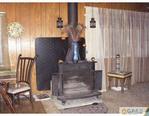 2 Robin Road Monmouth Junction, NJ 08852 - Photo 6 of 10 Gallery Image 6