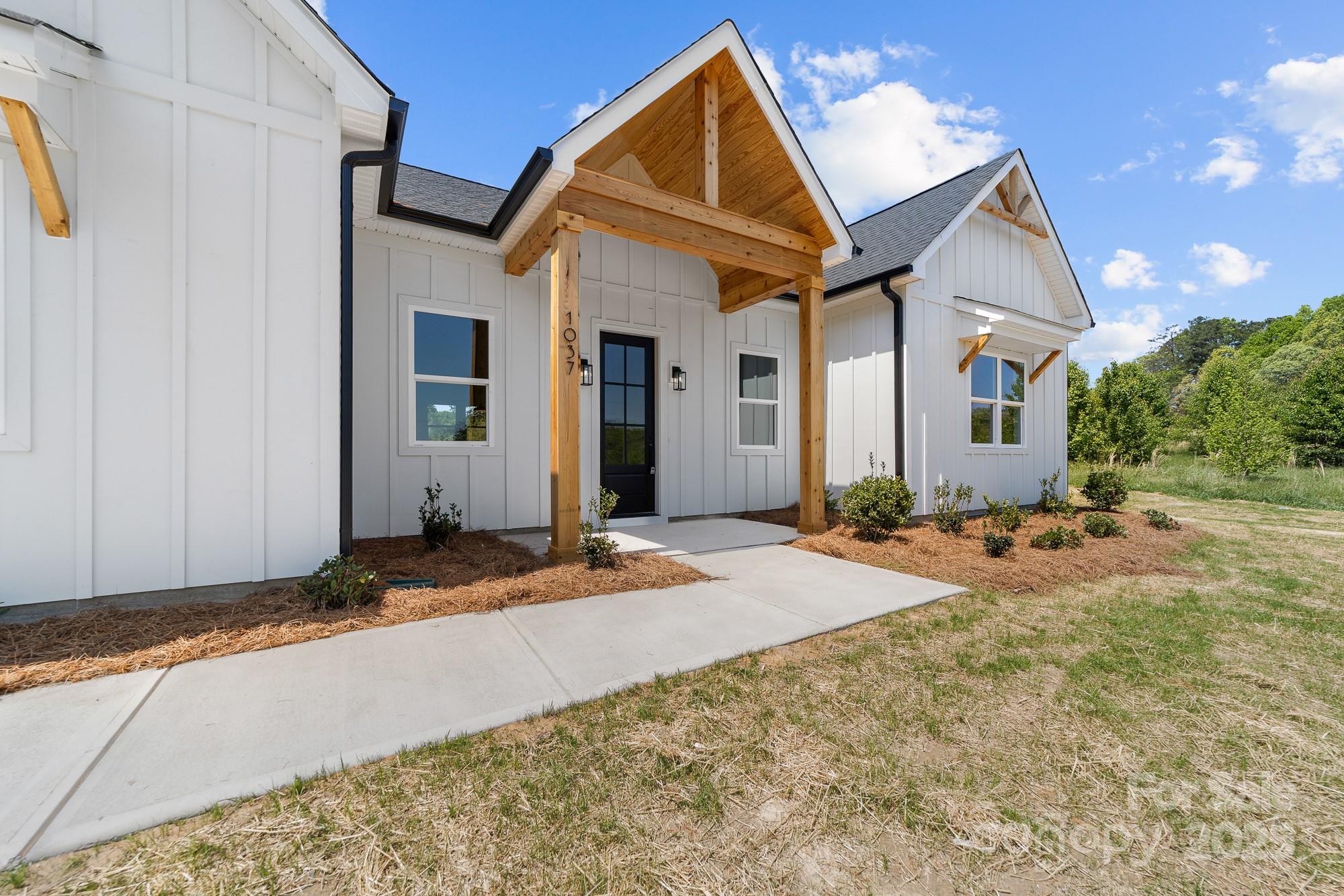 1037 Dameron Road Bessemer City, NC 28016 - Photo 4 of 33