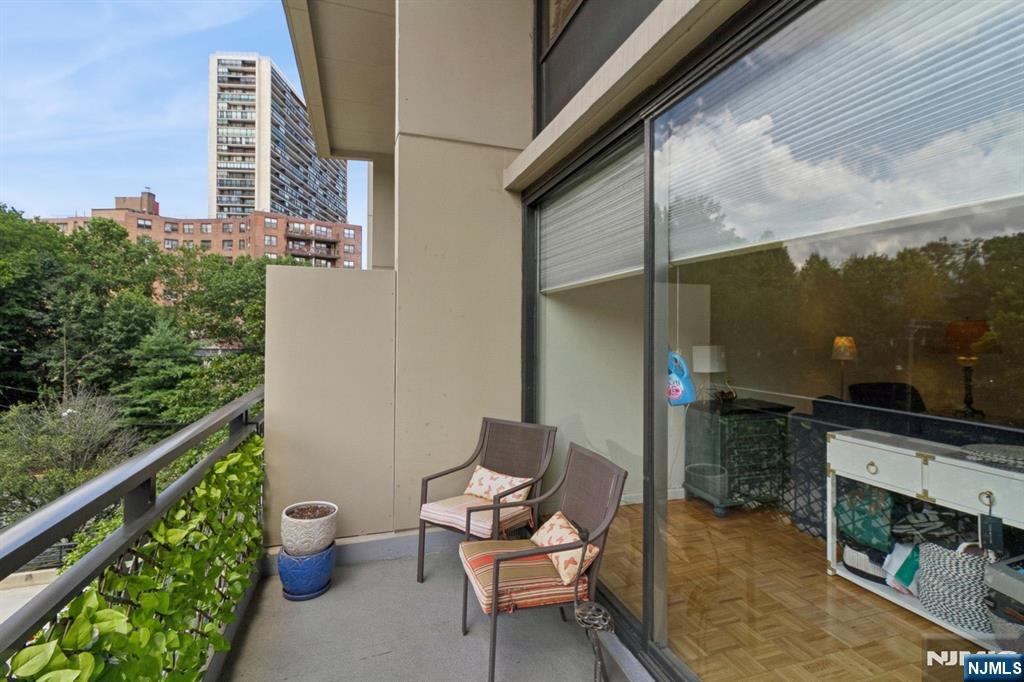 4 Horizon Road, Unit 416 Fort Lee, NJ 07024 - Photo 7 of 29