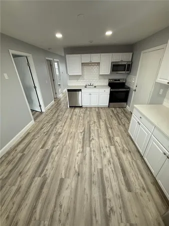 $2,075 | 60 Esten Avenue, Unit 4, Pawtucket, RI 02860