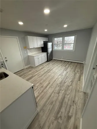 $2,075 | 60 Esten Avenue, Unit 4, Pawtucket, RI 02860