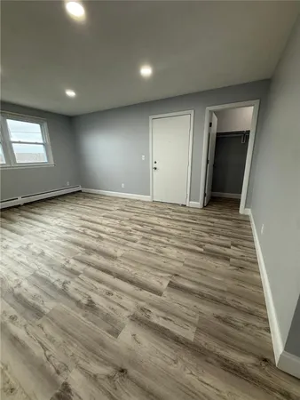 $2,075 | 60 Esten Avenue, Unit 4, Pawtucket, RI 02860