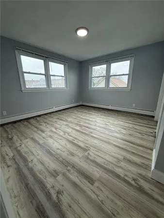 $2,075 | 60 Esten Avenue, Unit 4, Pawtucket, RI 02860