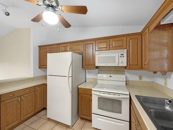 $175,000 | 3011 Southeast Aster Lane, Unit 808, Stuart, FL 34994