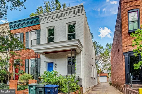 $1,125,000 | 524 10th Street Southeast, Washington, DC 20003