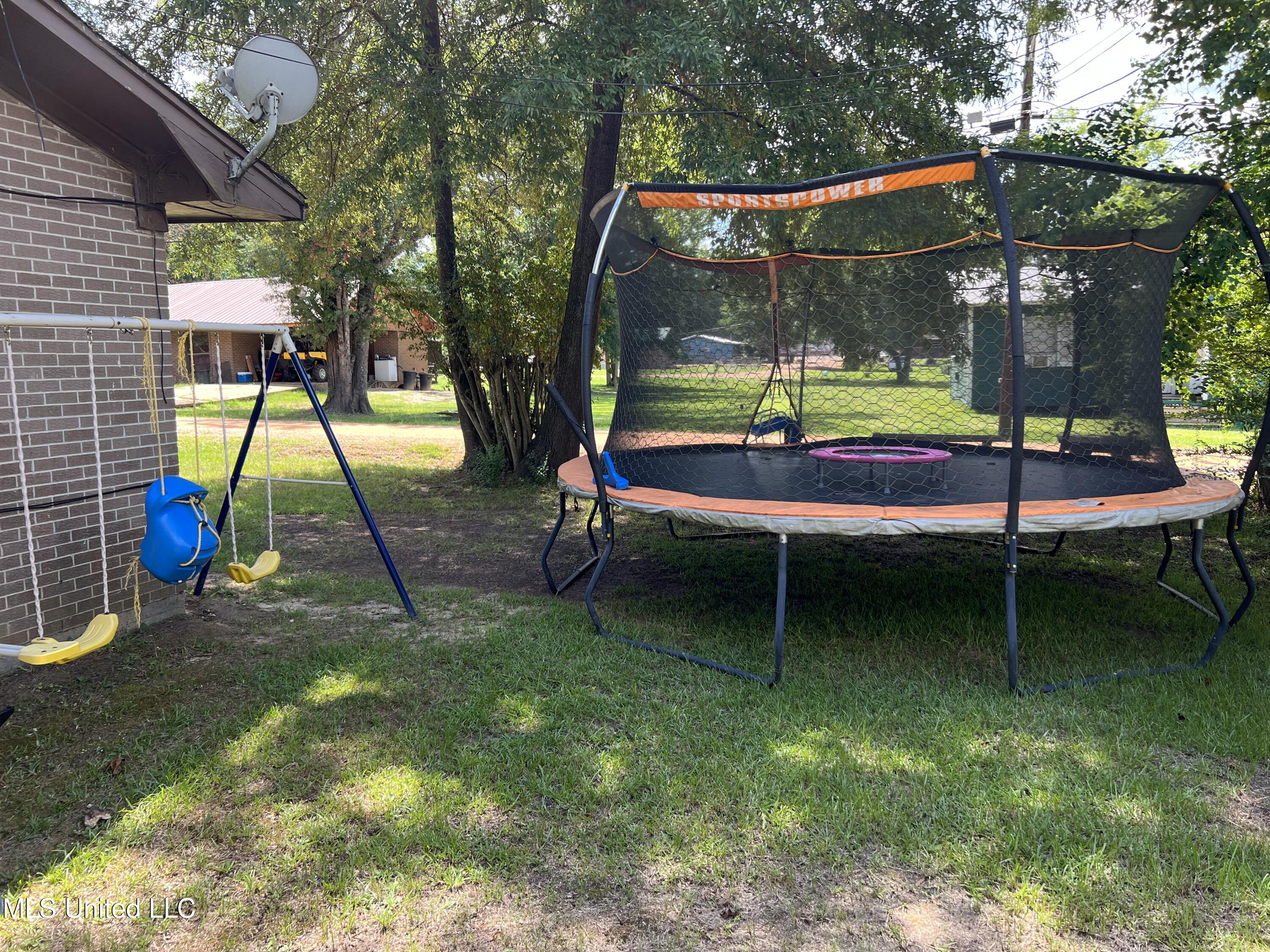 65 North Ratliff Road Morton, MS 39117 - Photo 4 of 17 653397D1-241B-4EED-9476-CA2953B80502