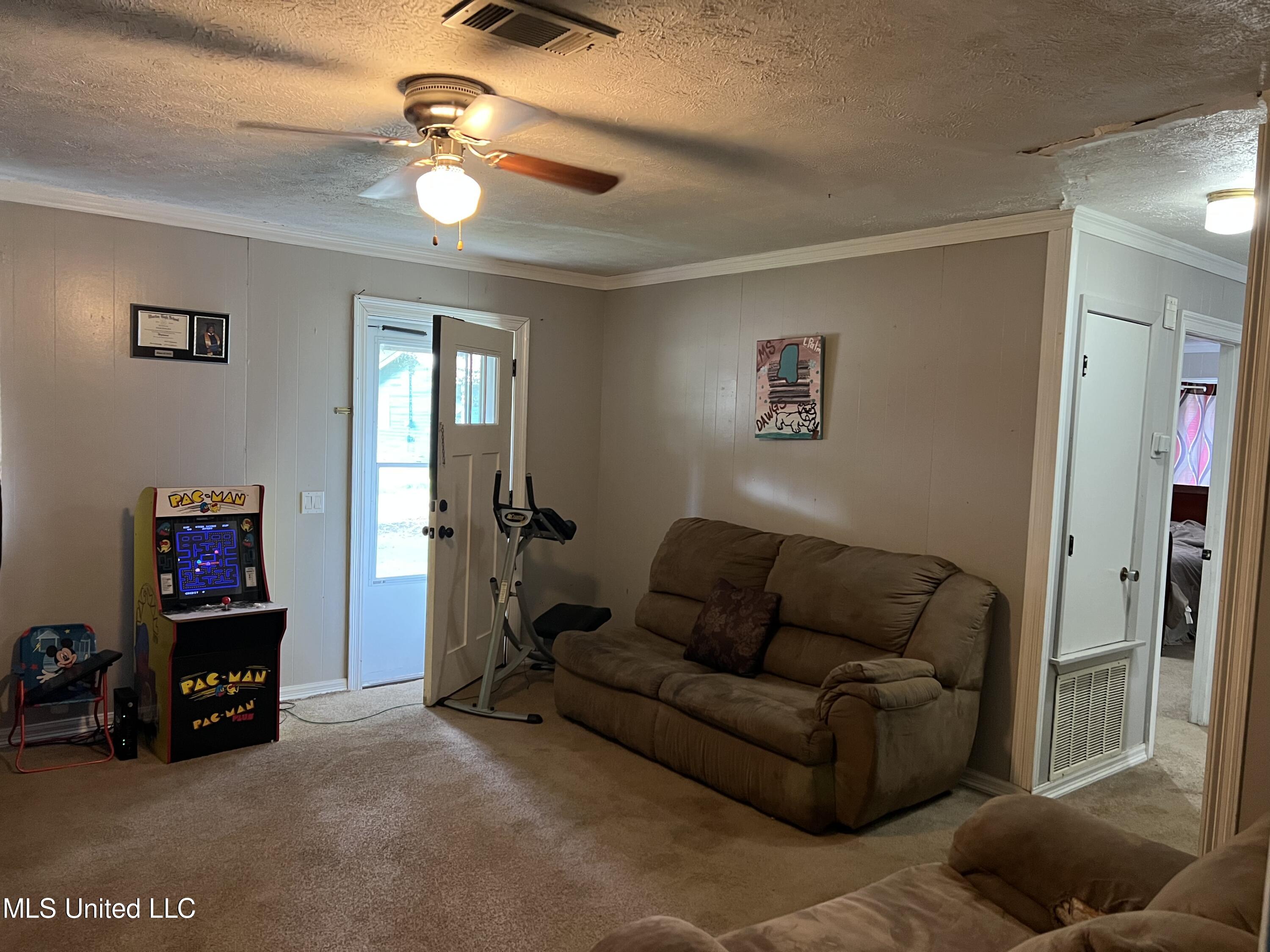 65 North Ratliff Road Morton, MS 39117 - Photo 9 of 17 7AE34C19-8FC6-48D3-8D7B-69742458DB3D