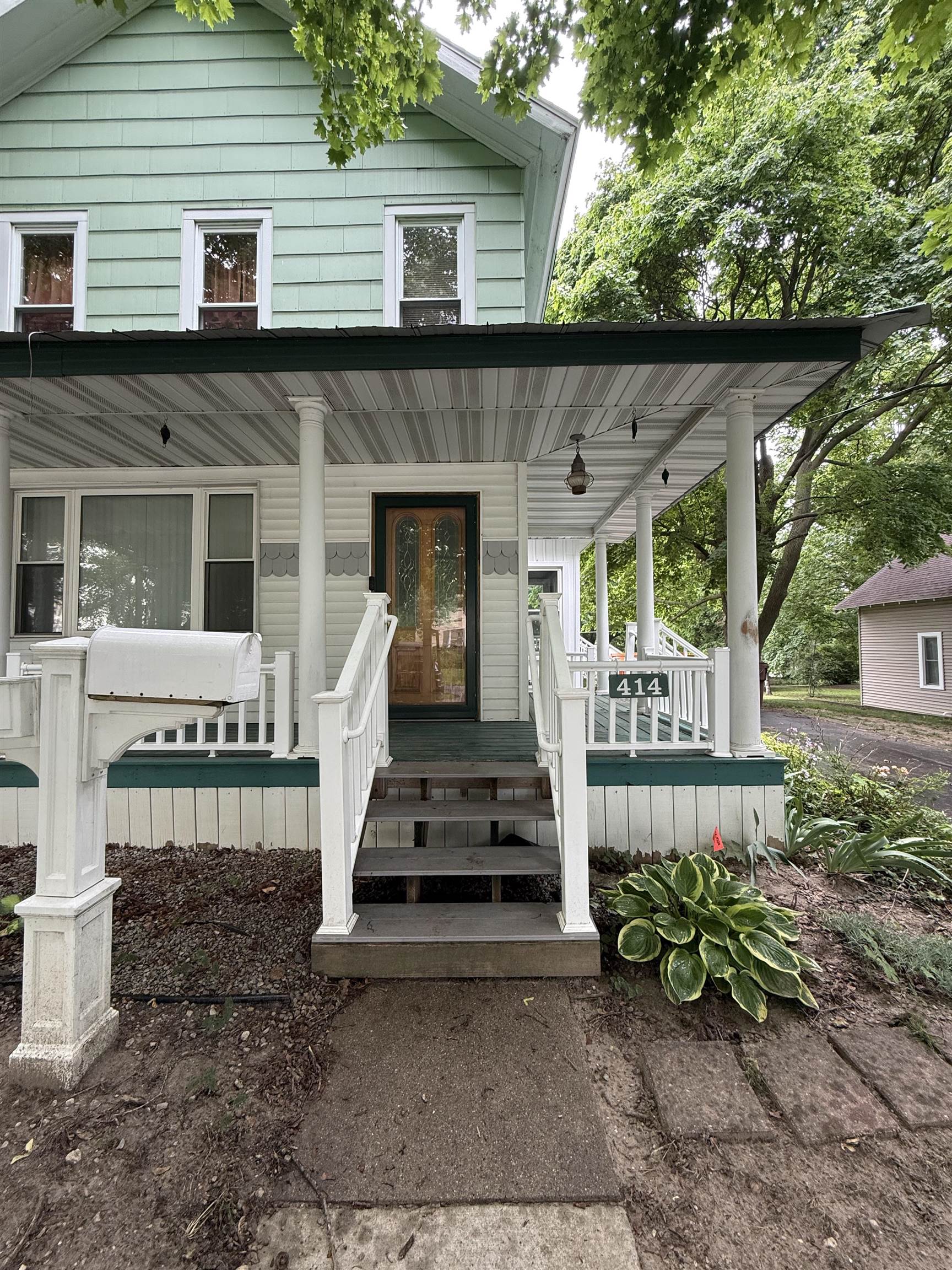 414 North Maple Street Ithaca, MI 48847 - Photo 8 of 39 1947335-c4b21eeb-abdd-4a1b-883d-e2c17fa8a0cf.JPG