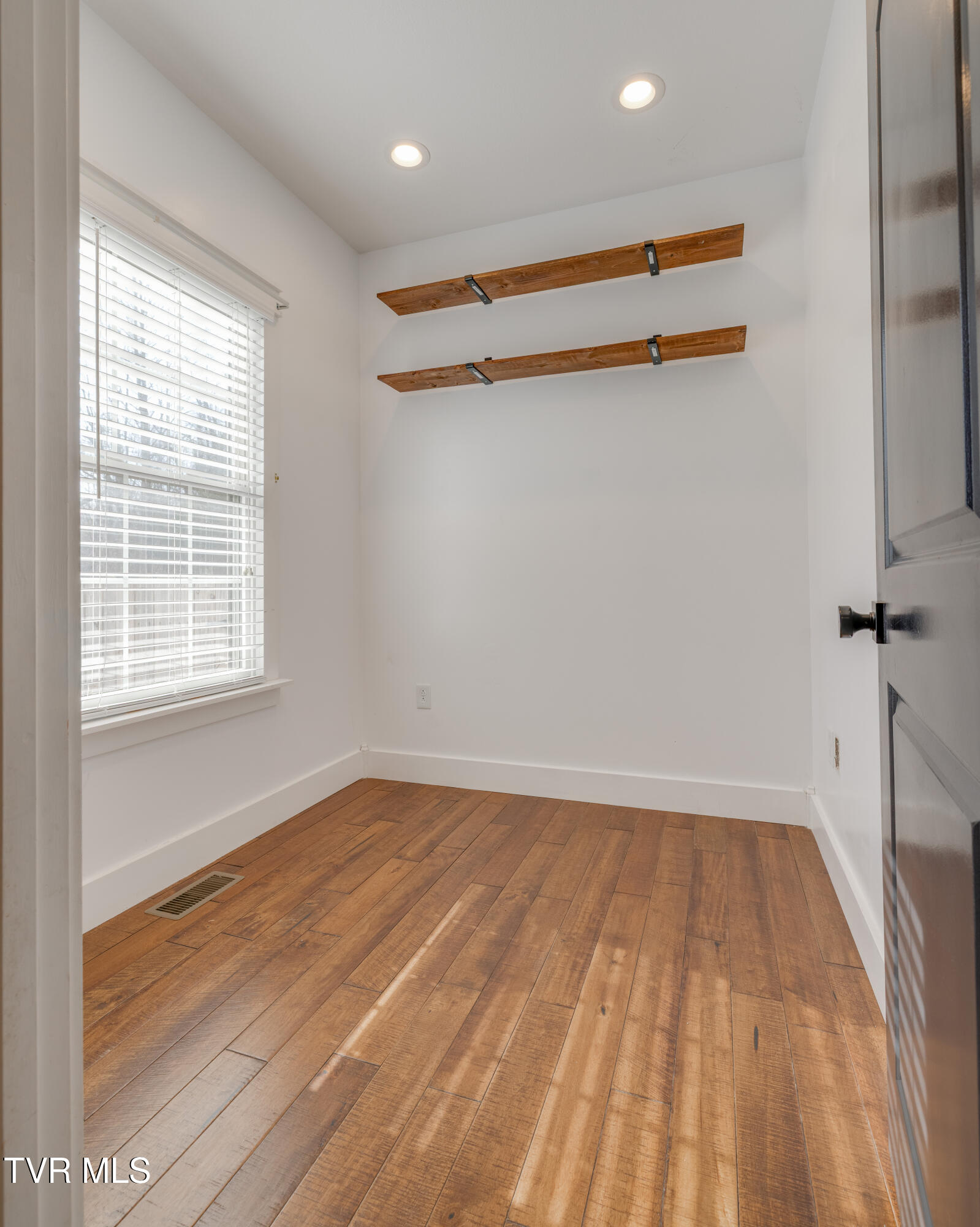 369 Old Embreeville Road Jonesborough, TN 37659 - Photo 25 of 65 024