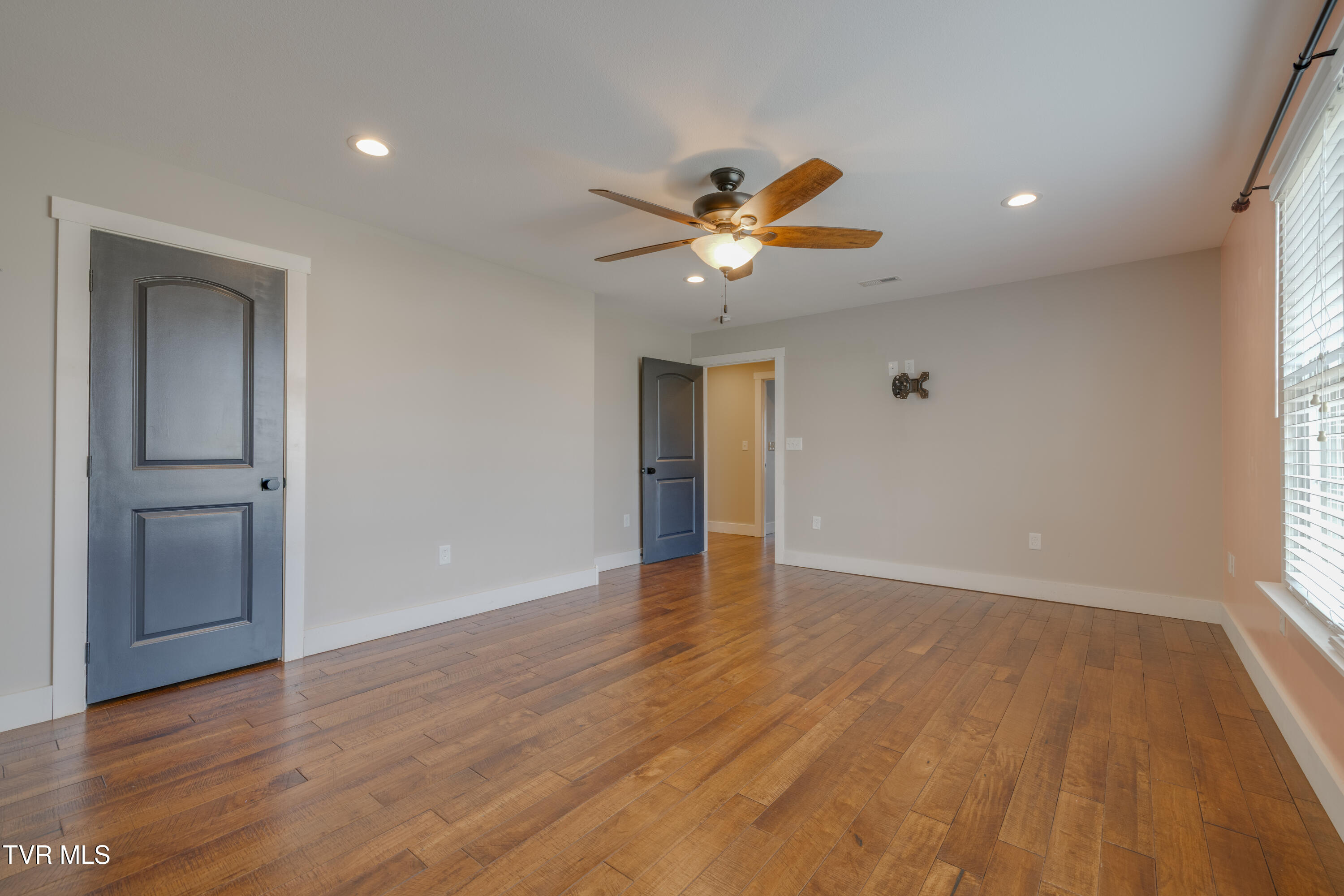 369 Old Embreeville Road Jonesborough, TN 37659 - Photo 42 of 65 041