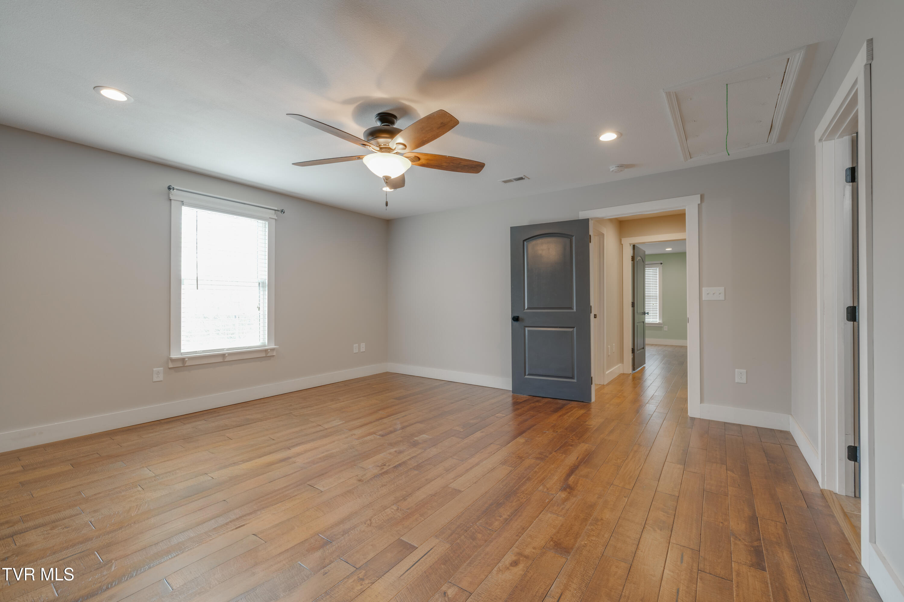 369 Old Embreeville Road Jonesborough, TN 37659 - Photo 46 of 65 045